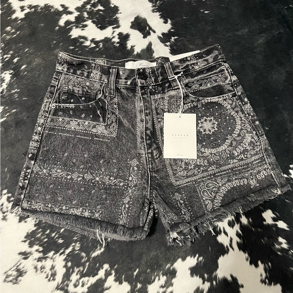 NWT KanCan Bandana Print Black Shorts